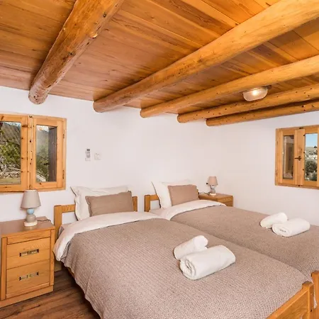 Holiday home Aradena Traditional House 3 *