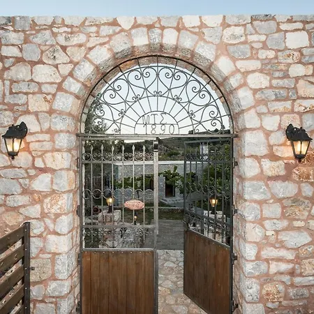 Holiday home Aradena Traditional House 3 *