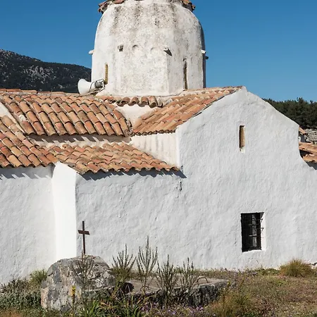 Aradena Traditional House 3 Holiday home Aradhaina